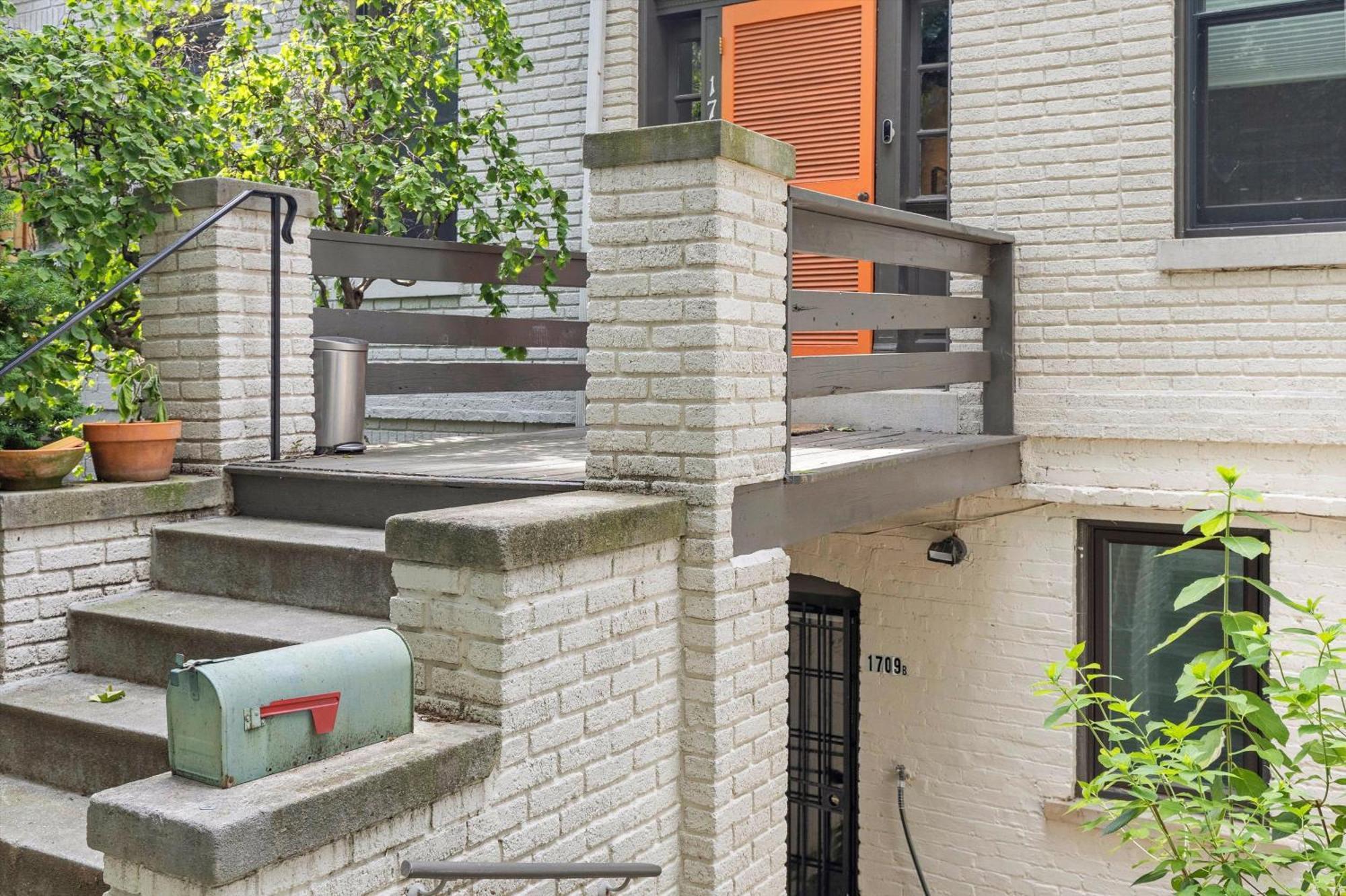 Cheery Flat In Adams Morgan - Mt Pleasant *